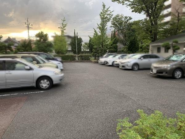 南茨木駅前ハイタウンＢ棟　駐車場　