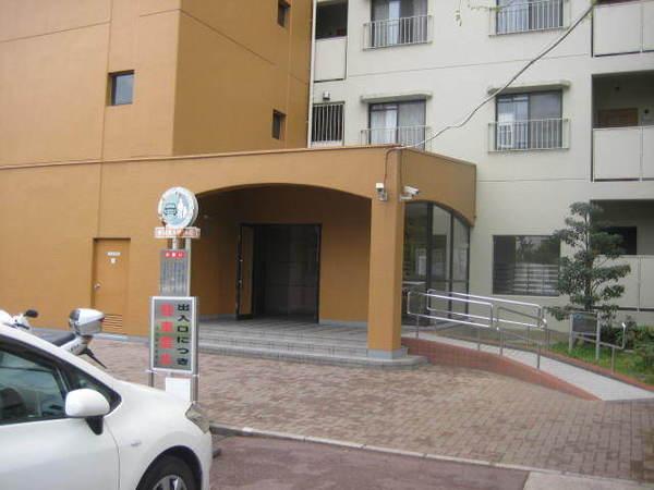 東茨木ハイタウン白川高層住宅５号棟　エントランス　