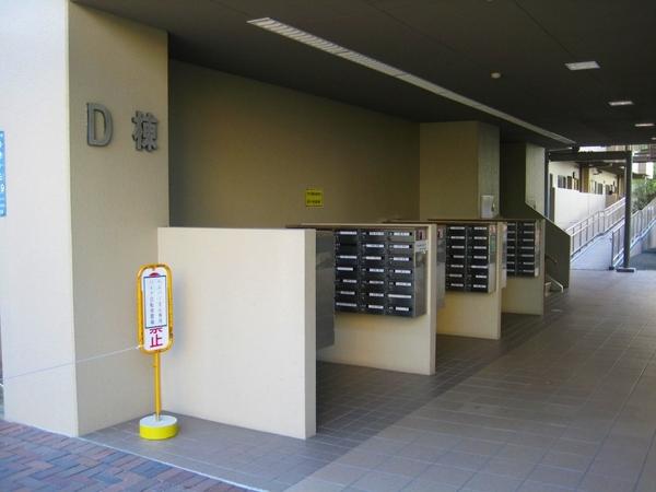 朝日プラザ千里北Ｄ棟　エントランス　