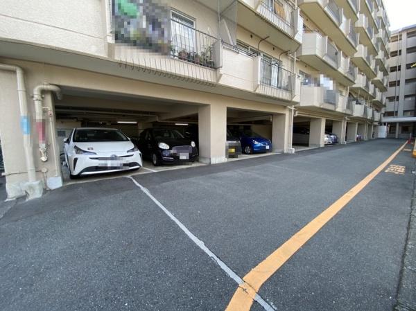 高槻グランドハイツ　駐車場　