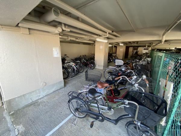 高槻グランドハイツ　駐車場　