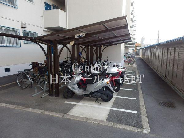 大和サニーハイツ高槻　3棟　バイク置場