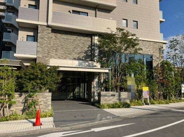 パークナード・レーベン茨木さわらぎ　エントランス　