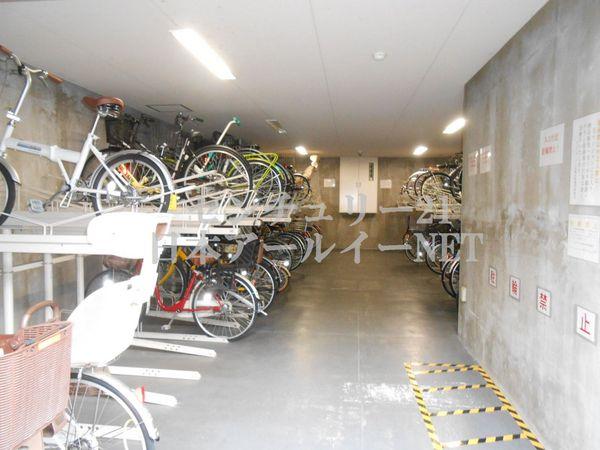 クレアガーデン高槻松風館　駐輪場