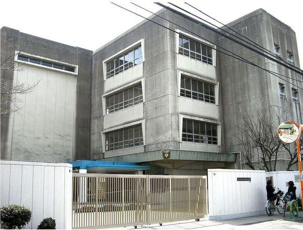 ライオンズ茨木ニューシティB街区　三島中学校
