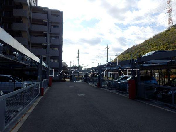 エスリード高槻上牧　駐車場　