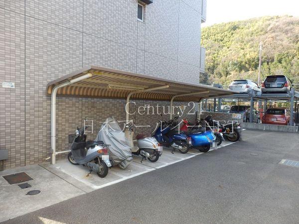 エスリード高槻上牧　バイク置場