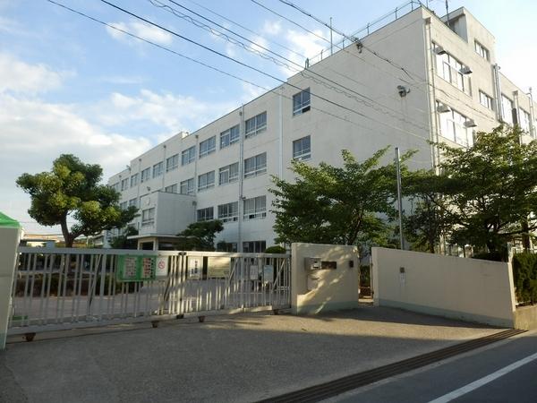 サンヴェール高槻２号棟　その他　土室小学校