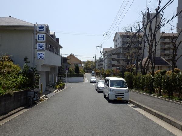 藤和コアティ高槻ハイタウンコアＡ棟　周辺道路