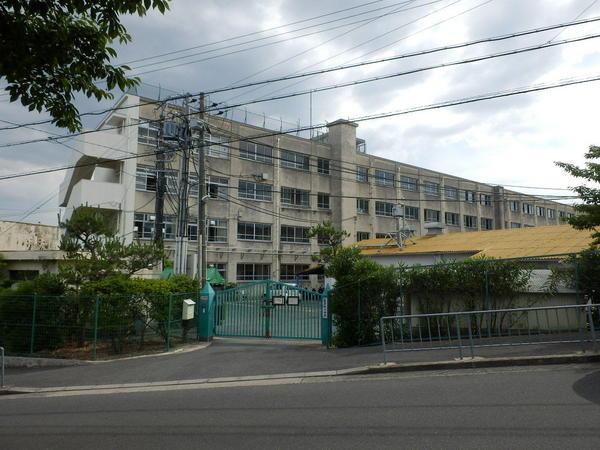 藤和コアティ高槻ハイタウンコアＡ棟　日吉台小学校